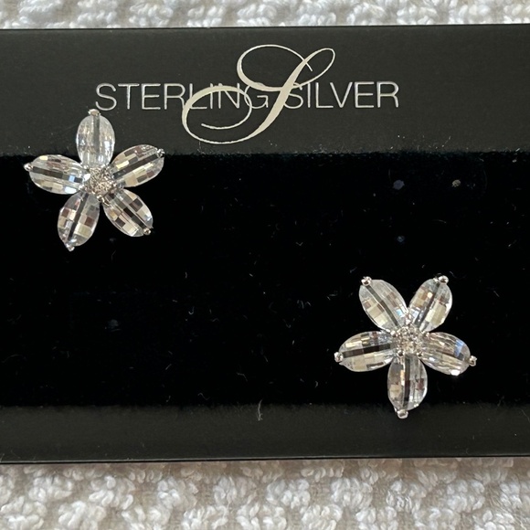 Sterling Silver 5 Petal Flower Earrings - Picture 2 of 3